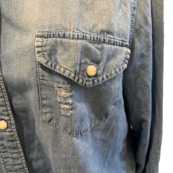 Vanilla Star Denim long sleeve shirt w/ snap buttons, fringe bottom size Med - Picture 4 of 10